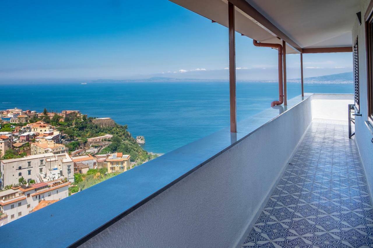 Appartamento In Villa Ariel Vico Equense Exterior foto
