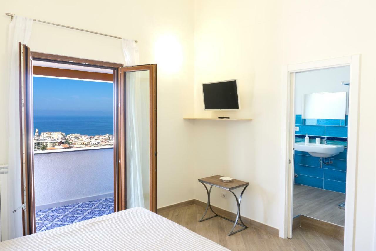 Appartamento In Villa Ariel Vico Equense Exterior foto